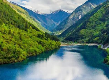 Jiuzhaigou valley scenery